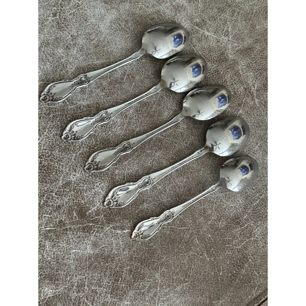 5 Oneida PLANTATION - 1 Teaspoon & 4‎ Soup Spoons Community Mixed Flatware